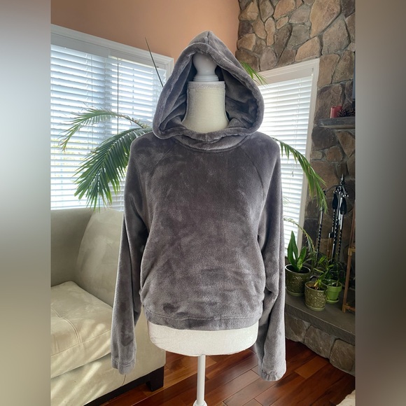 Hollister Tops - NWOT Hollister Cozy Hoodie